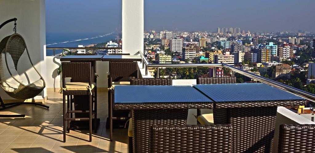 The Penthouse Above Sea Apartment Dehiwala-Mount Lavinia Екстериор снимка