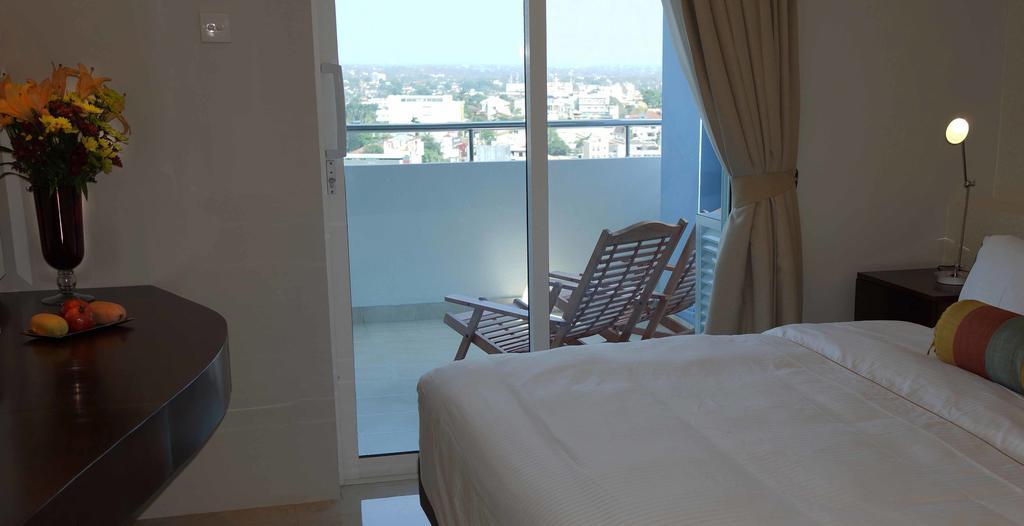The Penthouse Above Sea Apartment Dehiwala-Mount Lavinia Екстериор снимка