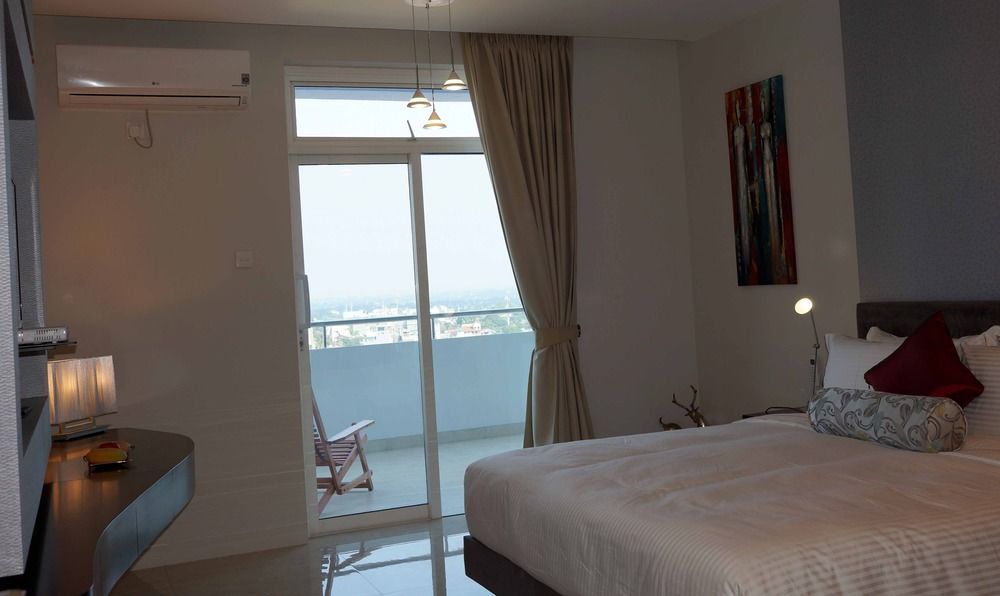 The Penthouse Above Sea Apartment Dehiwala-Mount Lavinia Екстериор снимка
