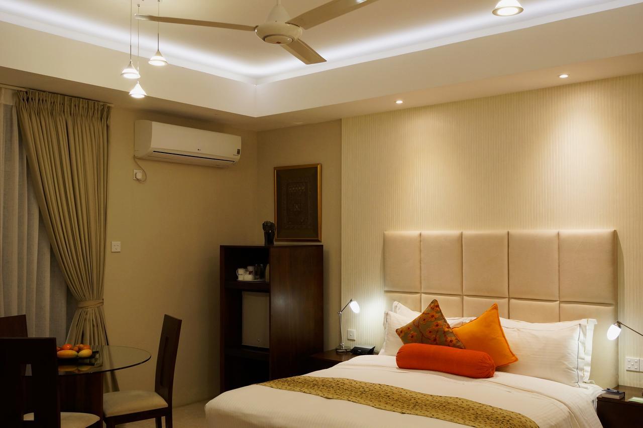 The Penthouse Above Sea Apartment Dehiwala-Mount Lavinia Екстериор снимка