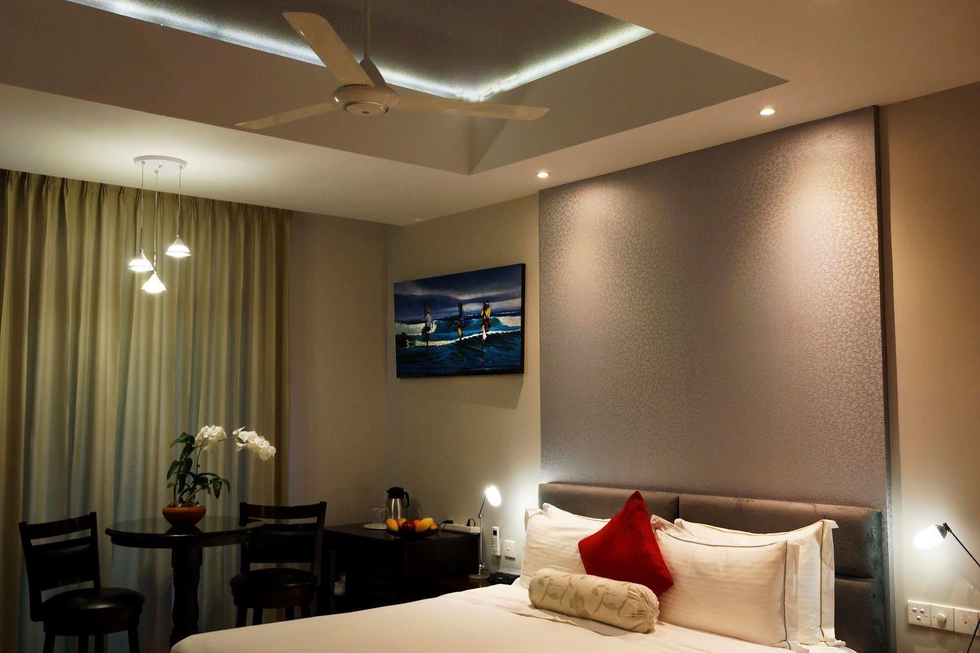 The Penthouse Above Sea Apartment Dehiwala-Mount Lavinia Екстериор снимка