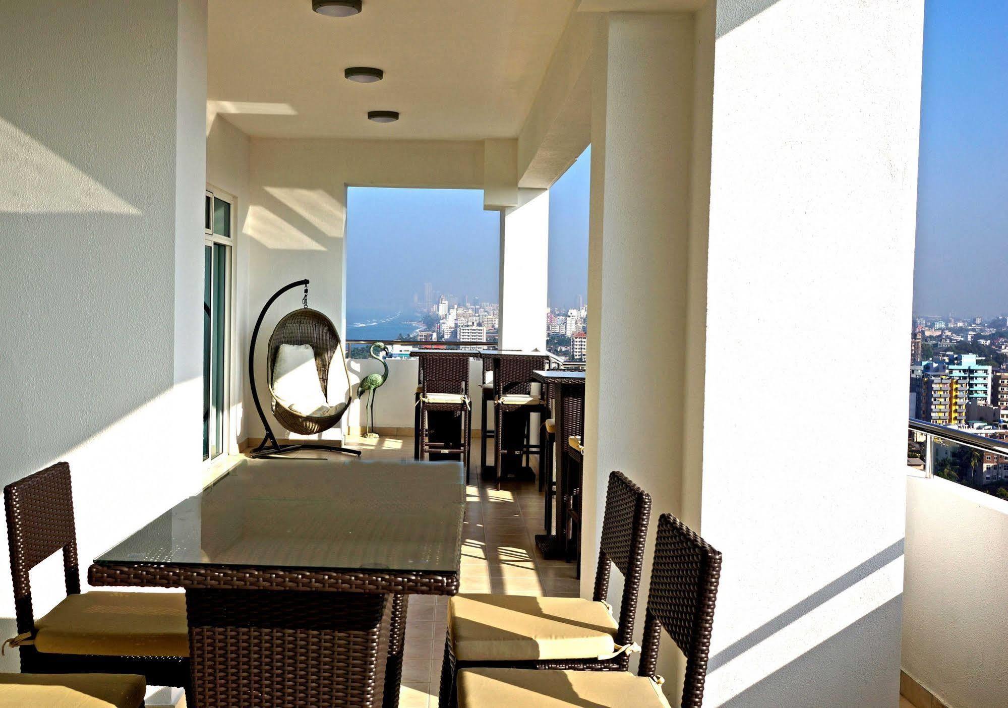 The Penthouse Above Sea Apartment Dehiwala-Mount Lavinia Екстериор снимка