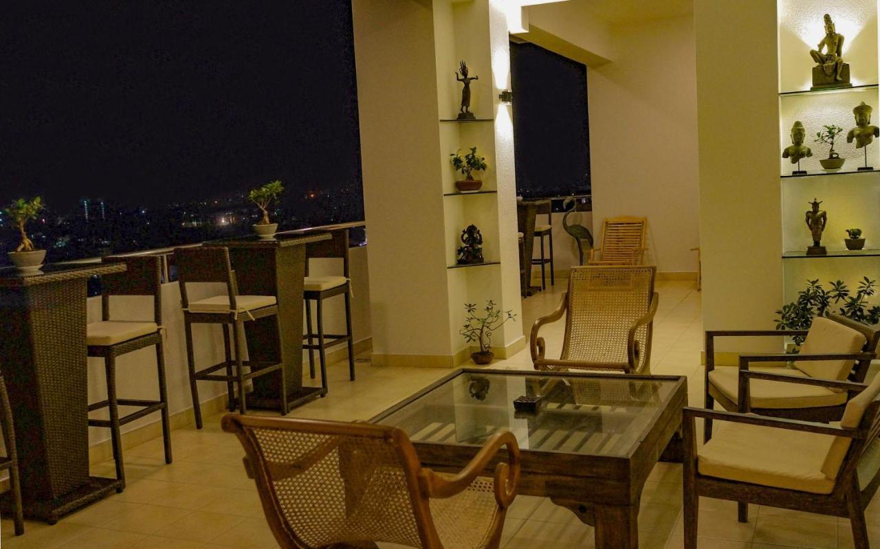 The Penthouse Above Sea Apartment Dehiwala-Mount Lavinia Екстериор снимка